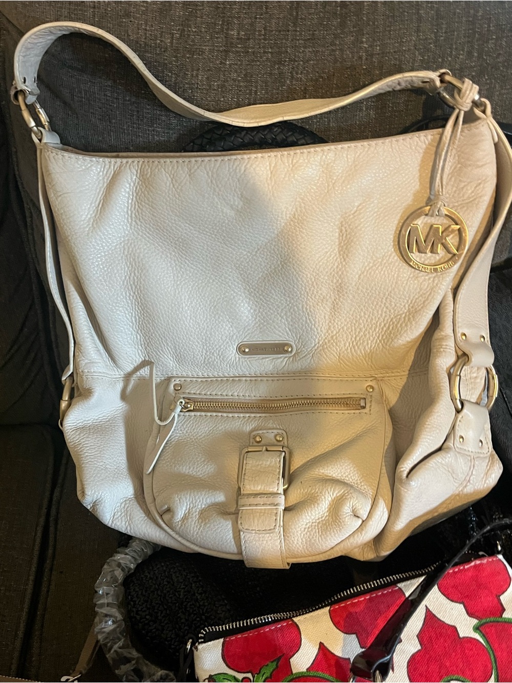 Michael Kors Cream Leather Shoulder Bag with Gold Hardware